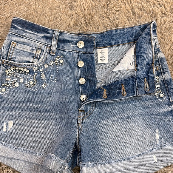 H&M High-Rise Shorts - Picture 6 of 12